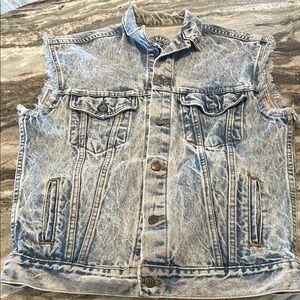 Vintage Men’s Denim Sleeveless Jacket